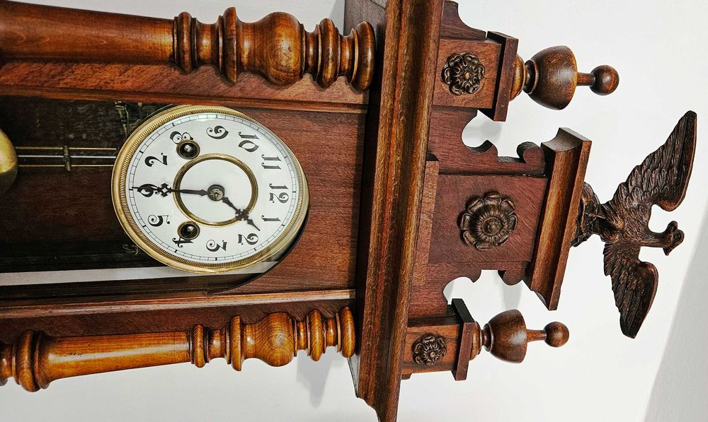 Ceas de perete cu pendula Kienzle D. R. Patent