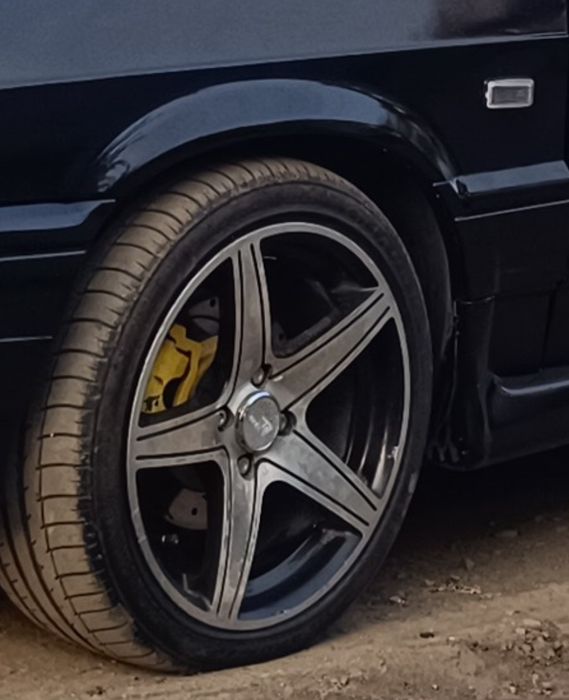 продам диски в сборе стоят на машине