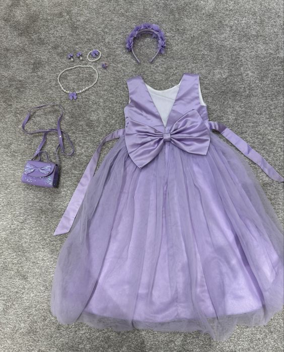 Платье+сумочка+аксесуары+шуба Эльзы, привозное с Европы,одели 1 раз