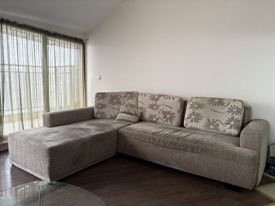 Разтегателен диван