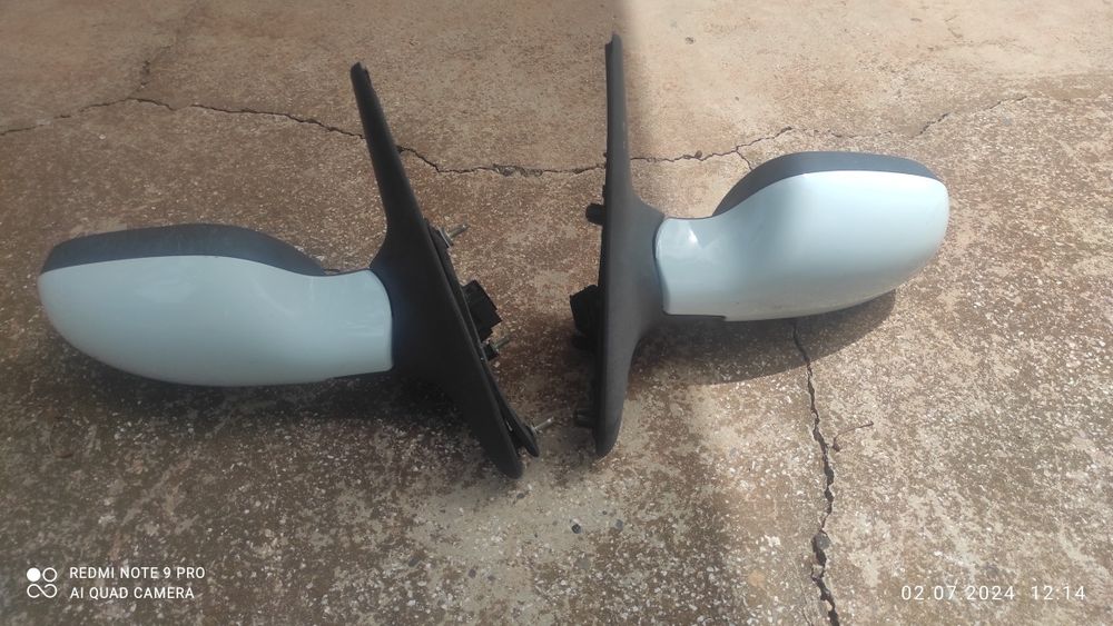 Дясно огледало за Меган до 03г