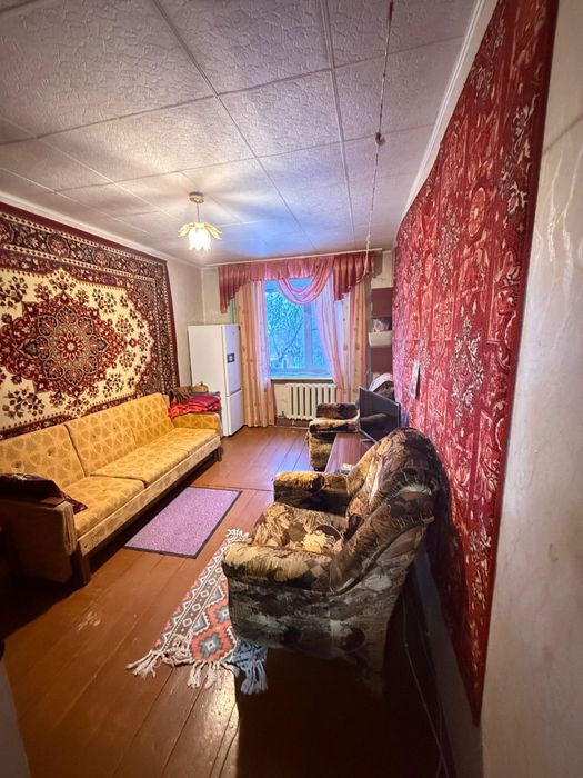 Продам 3 комн квартиру в центре