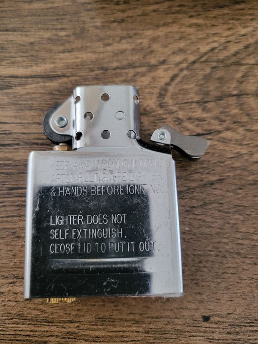 Bricheta Zippo noua