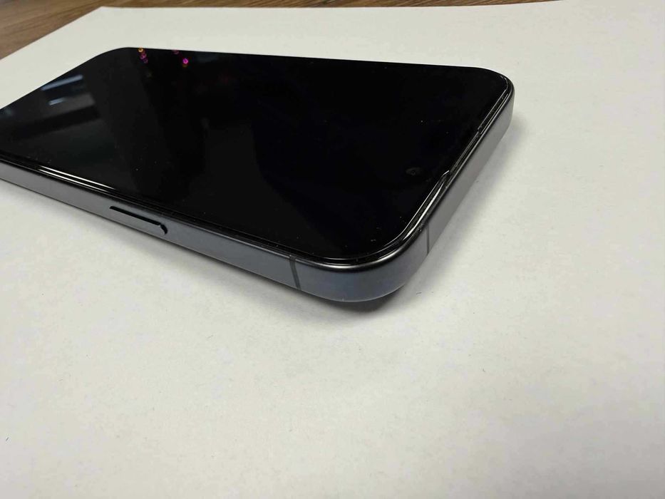 Продавам IPHONE 15 PRO 256GB Батерия 88%