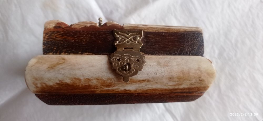 Старинна кутия за бижута