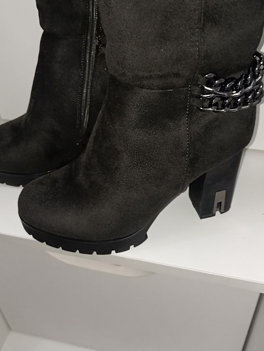 Продам 37размер новые