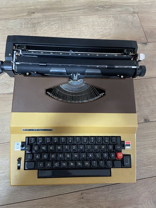 Vand masina de scris din 1972