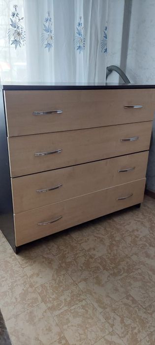 Диван, тумбочка, стенка