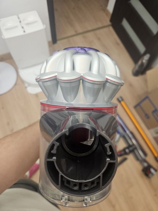 Dyson V8 Absolute – Aspirator Vertical Fără Fir | CA NOU |