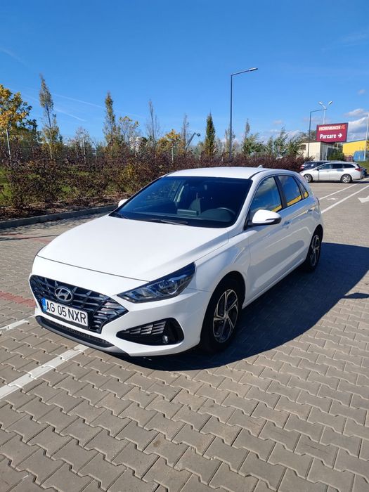HYUNDAI i30