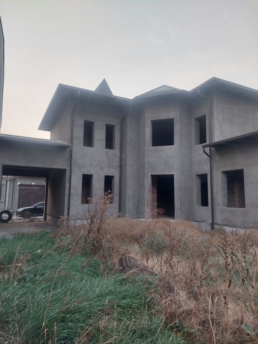 Sergeli moshina bozor roparasida 4 sotix karobka sotiladi