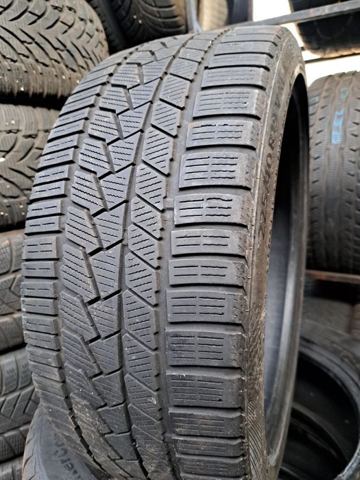 Anvelope desperecheate 255/45 R19 Nokian și 225/40 R19 Continental RFT