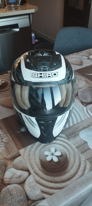 Продавам каска SHIRO