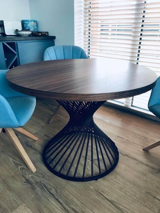 Krugliy loft stol