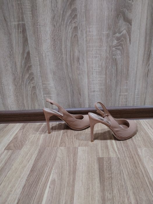 Босоножки Polann 35 р