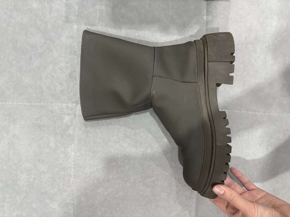 Продается ботинки и ботильоны на каблуках