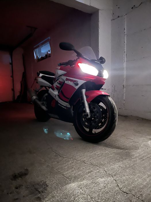 Yamaha YZF-R6 (1999) – În stare bună, proprietar