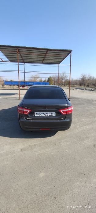 Lada Vesta sotiladi tayyor qora
