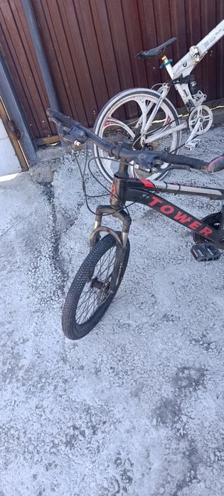 Велики БМВ и товер за два велика