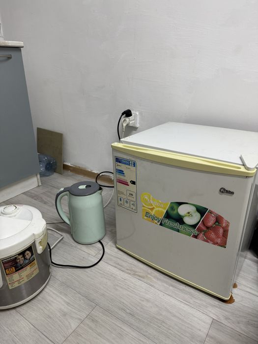 Холодильник Midea