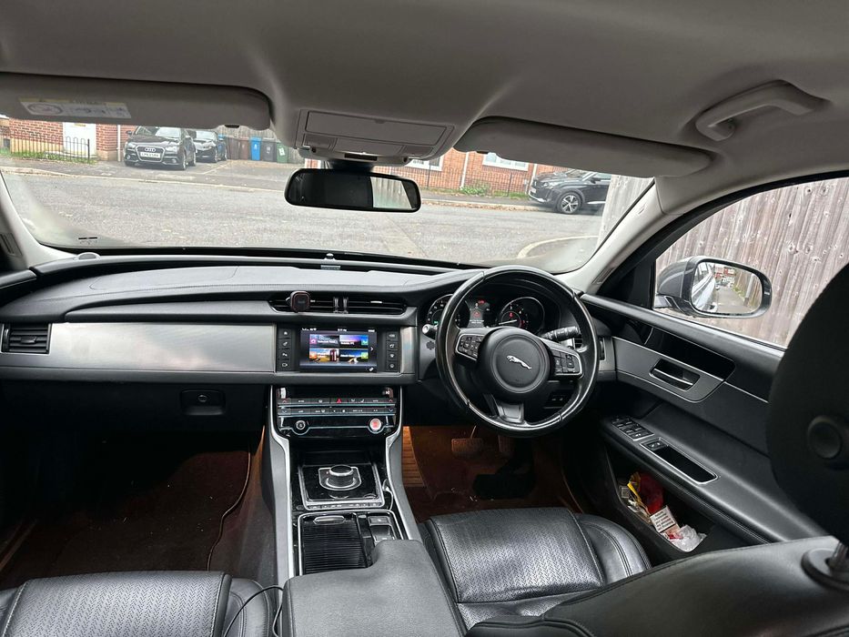 Vând jaguar xf 2016