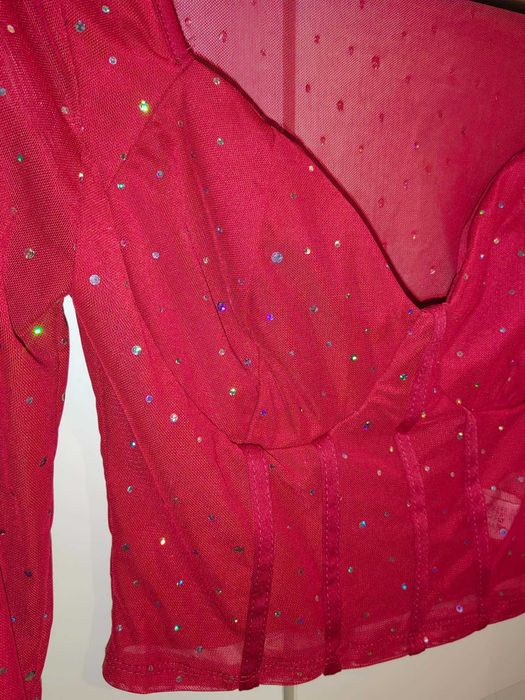 Парти бордо топ с блестящи елементи