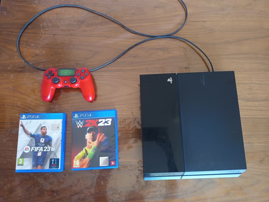 Ps4 с един джойстик и 2 игри