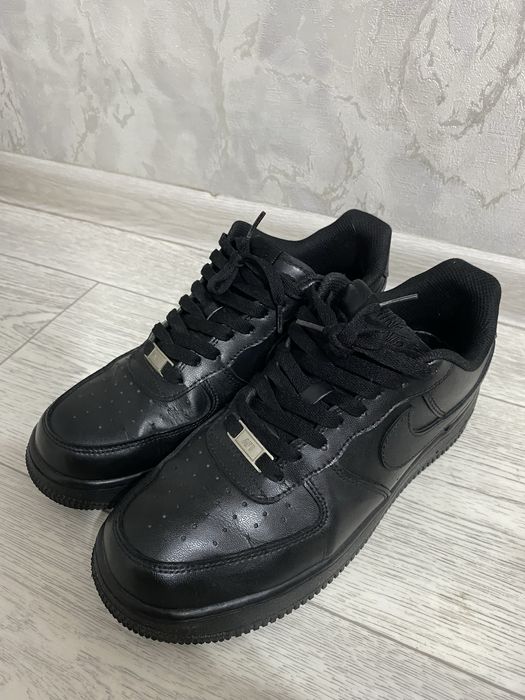 Продам черные форсы Nike Air Force 1