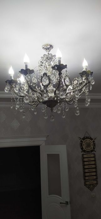 люстра 8 лампалы