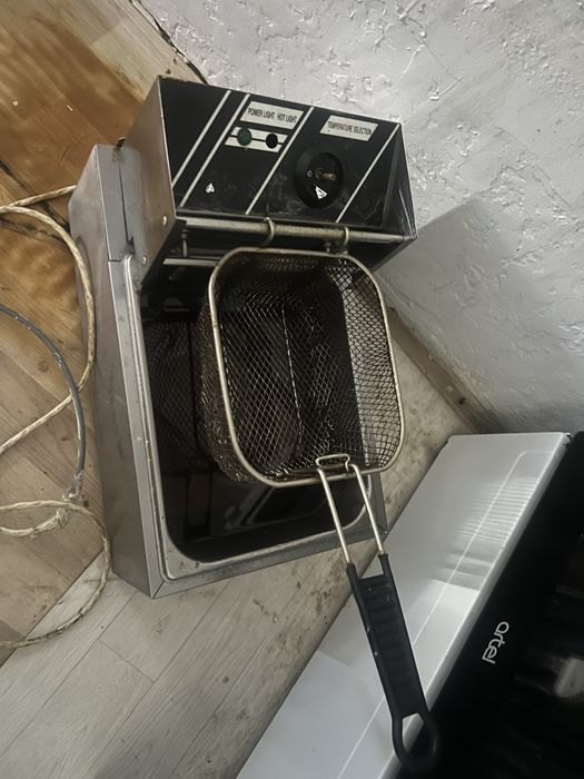 Продам фритюрницу