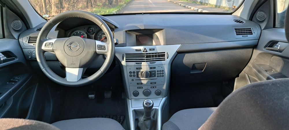 Opel Astra H - 1.6 - 2011  EURO 5
