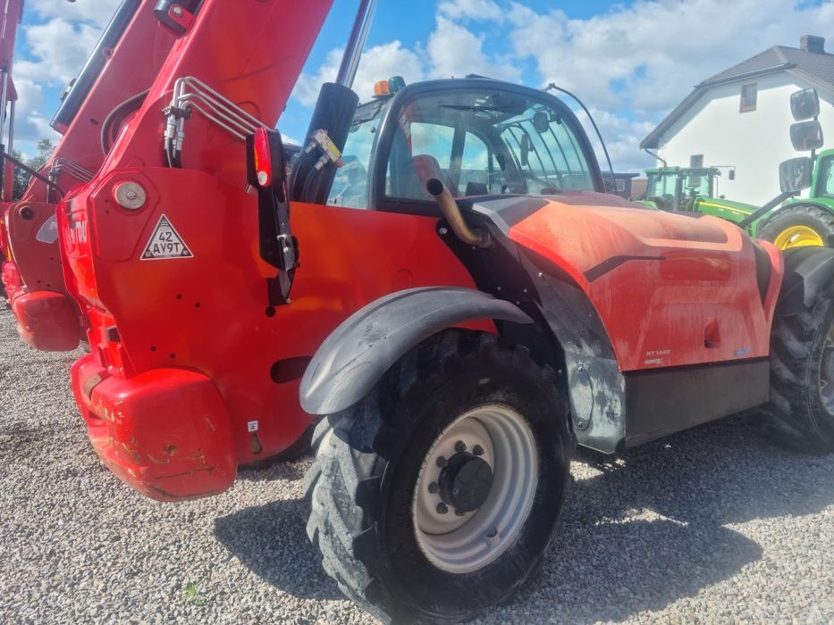 Телескопический погрузчик, Manitou