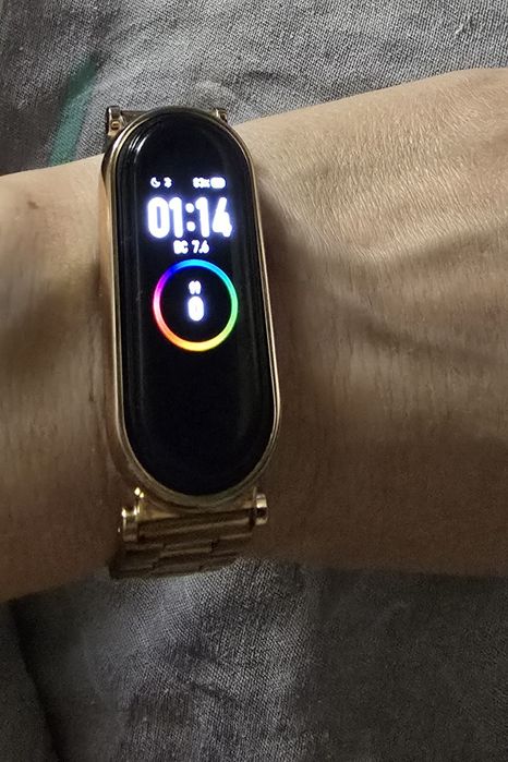 Продам часы mi band 4,ремешок регулируется