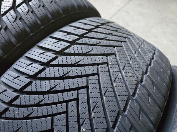 245/35/19 2бр PIRELLI 2бр IMPERIAL