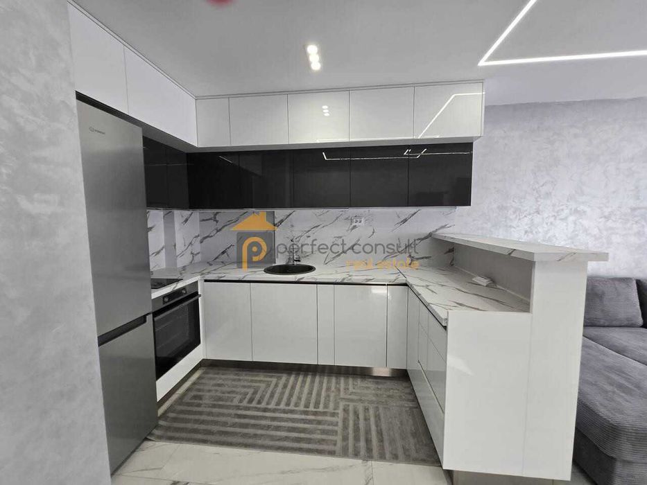 Дава се под наем Тристаен апартамент в Пловдив, Съдийски - 105 кв.м за 700 € - Снимка #2