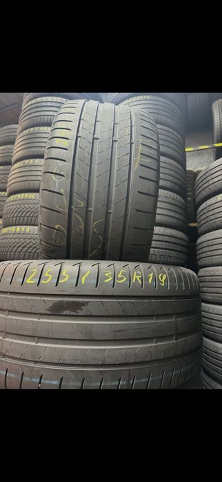 255 35 19 Bridgestone 2023