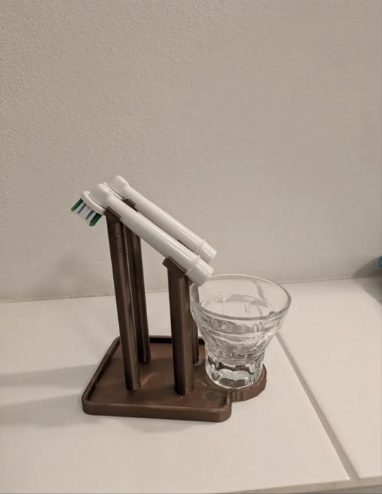 Capac si suport periuta de dinti Oral B