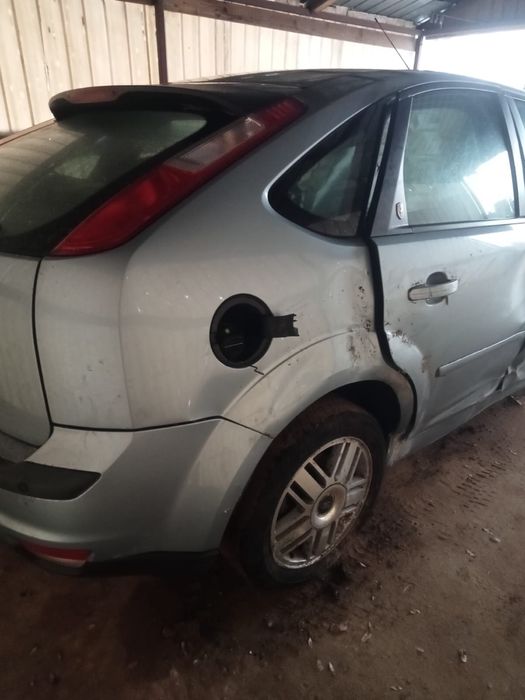 Vand ford focus 2 pentru piese
