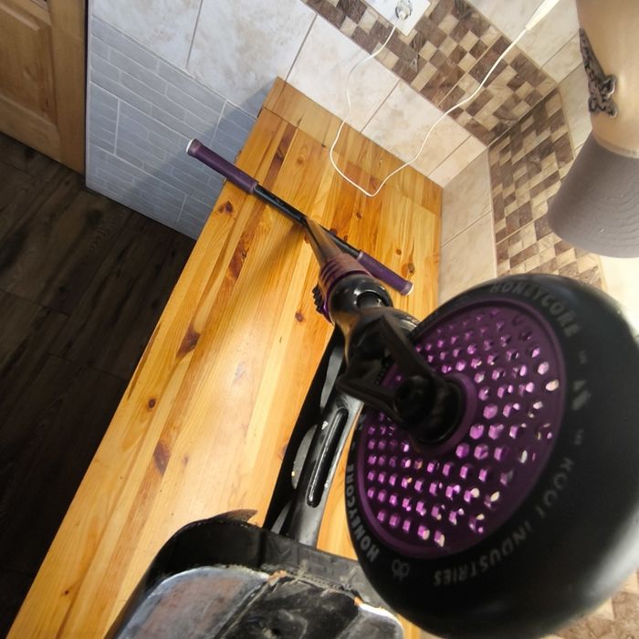 Trotineta freestyle custom.
condiție vizuală 10 6
condiție totală 10 8