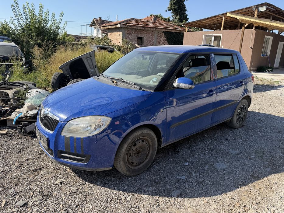 Шкода фабия 1.2 бензин 2009 Г само на части