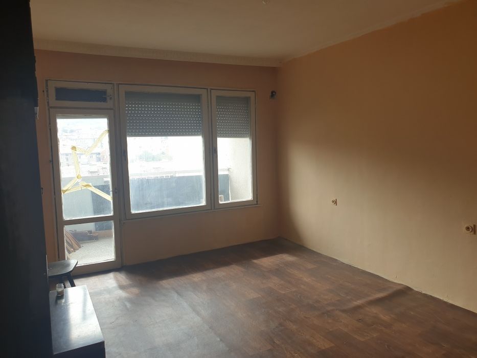 Продава се Тристаен апартамент в Асеновград - 75 кв.м за 878 €/кв.м - Снимка #2