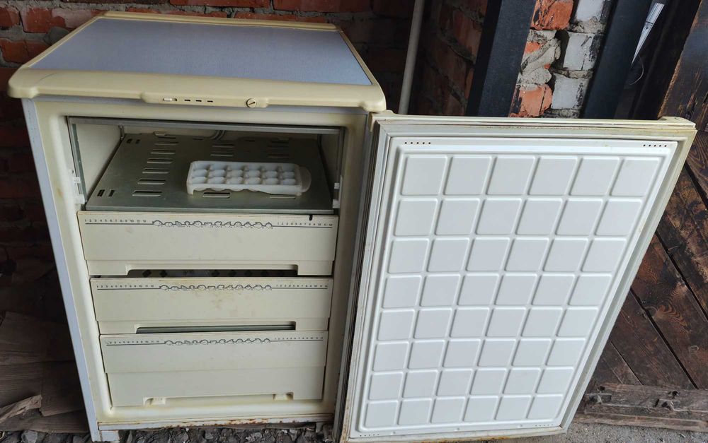 Продам  морозильник