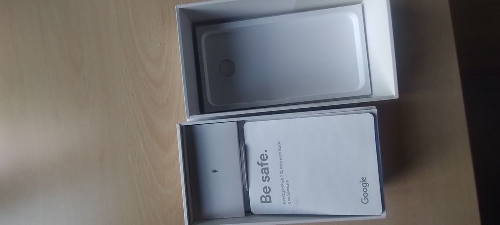 Смартфон Google Pixel 2 XL