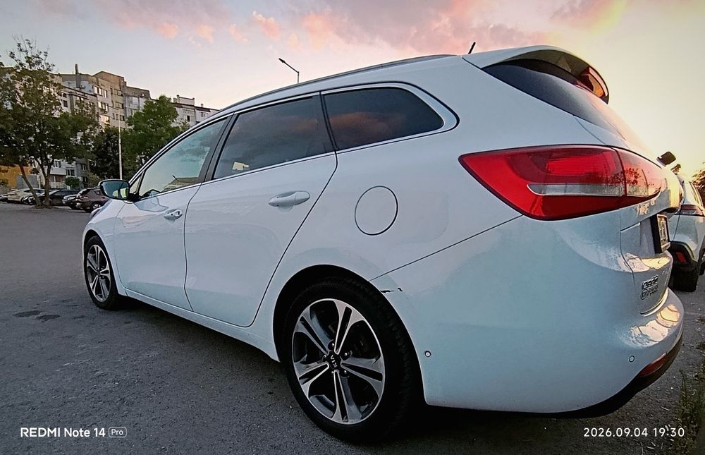 Автомобил Kia Ceed 1.6