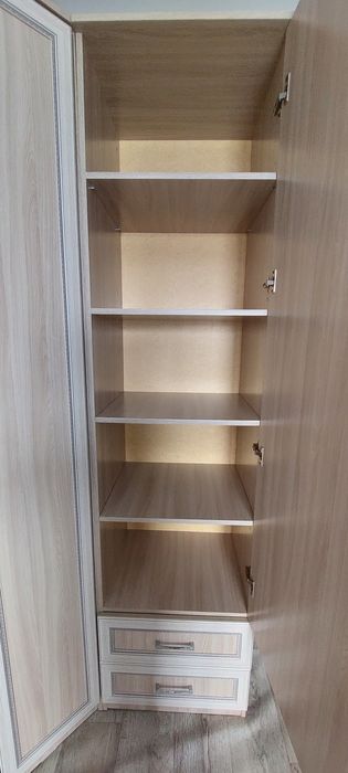 Платяной шкаф для одежды