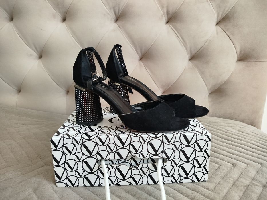 Босоножки 37 размер 4000 тенге