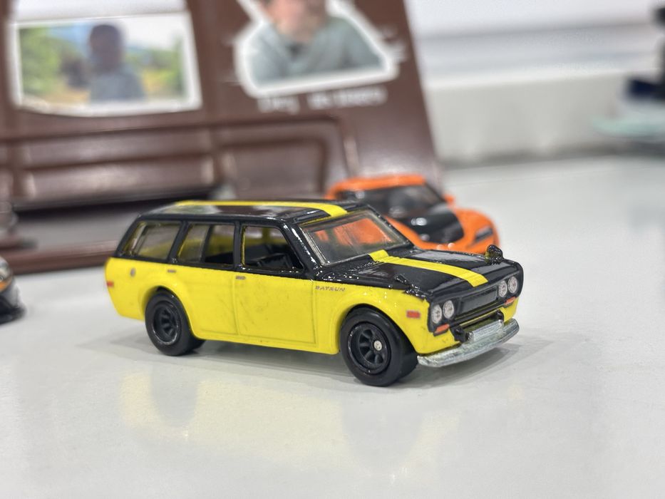 Продам hotwheels premium распак.