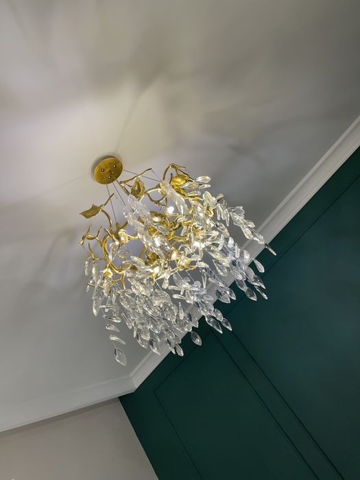 Продам Люстру