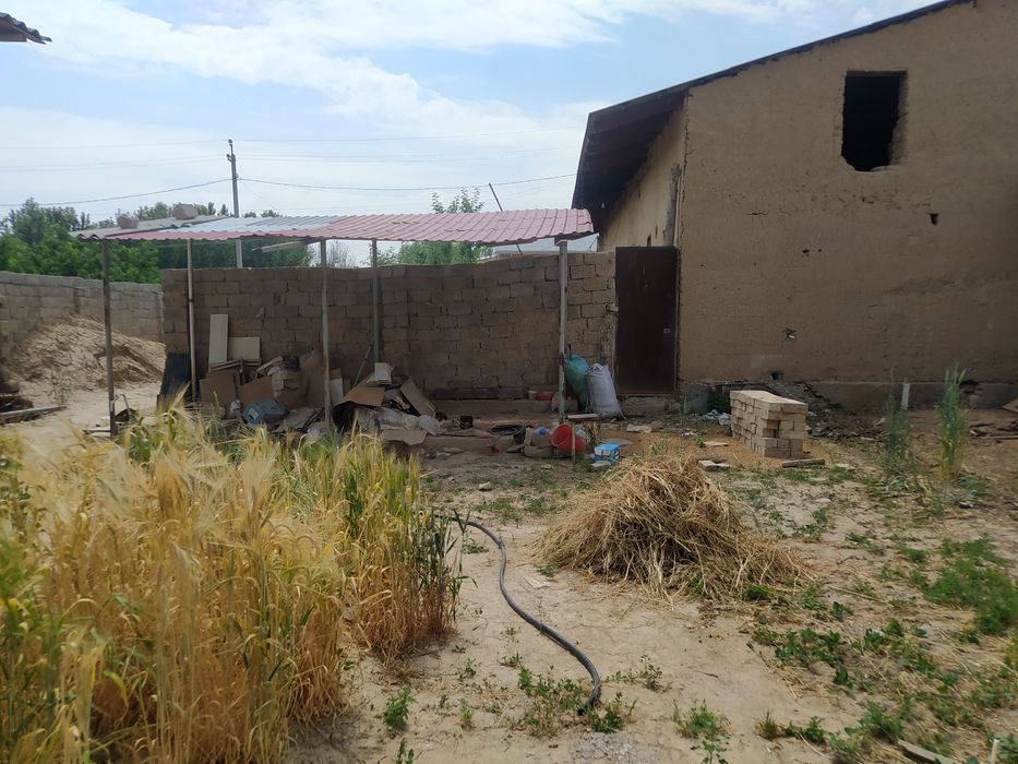 Qurilishi bitmagan uy