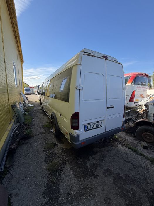 Mercedes Sprinter 416 CDI – 2.7 Diesel – 156 CP – 17 locuri